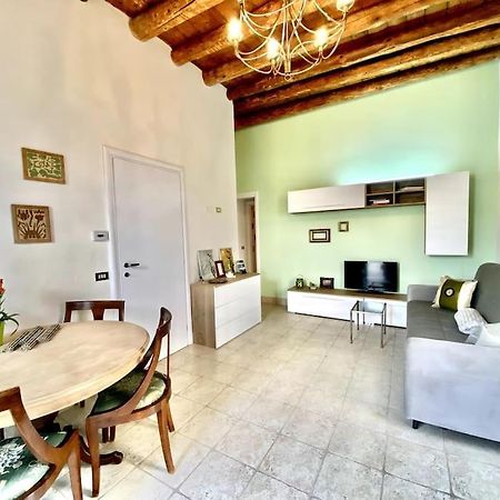 Appartamento Zona Fiera A 10 Minuti Dal Centro Con Parcheggio Verona Esterno foto